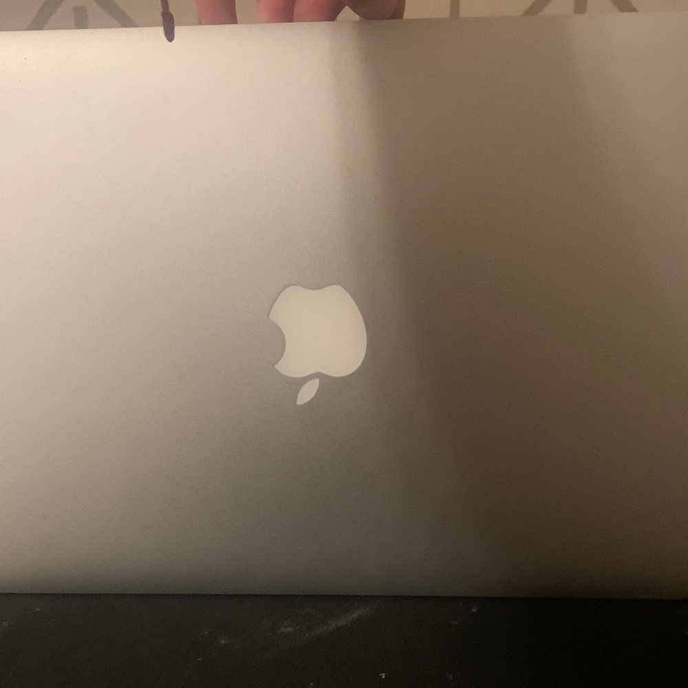 Apple MacBook in Sleek Silver